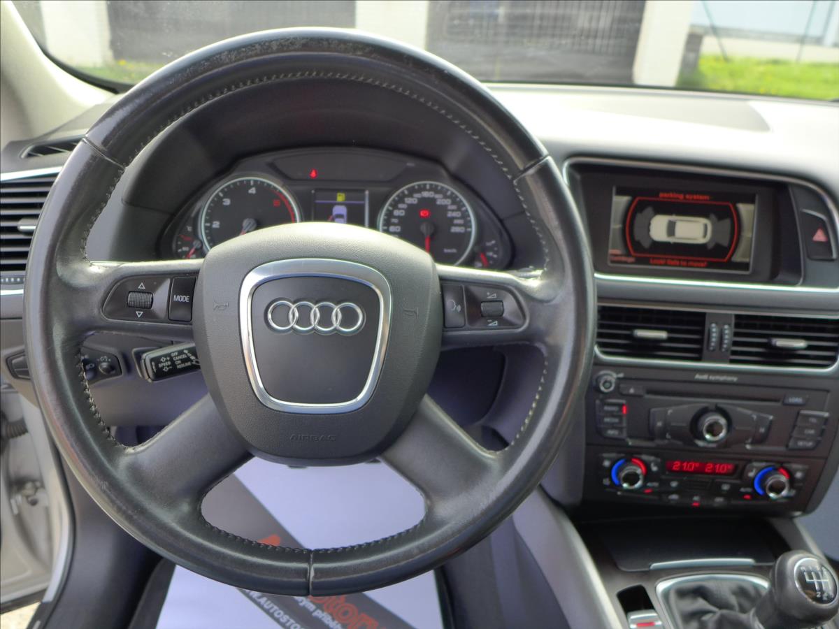 Audi Q5 2,0 TDi  QUATTRO, 1.MAJITEL