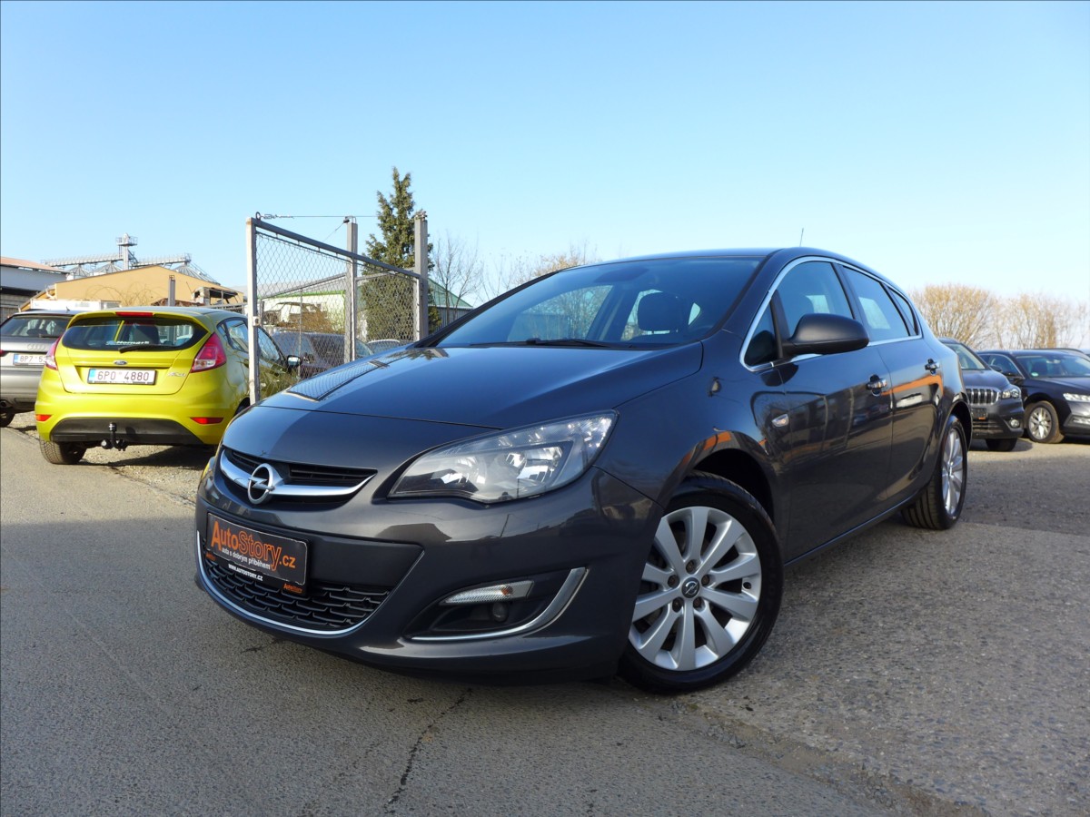 Opel Astra 1,7 CDTi  COSMO DIGI AC 1.MAJ