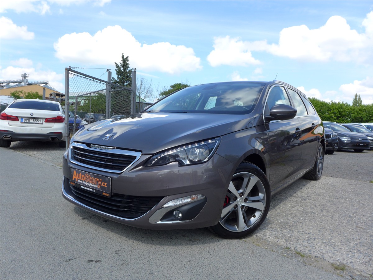 Peugeot 308 2,0 HDi  FULL LED,TAŽNÉ,SERVIS