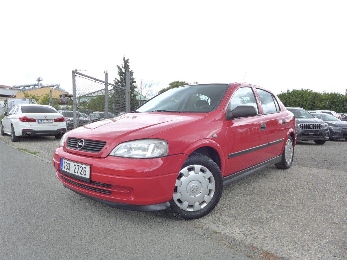 Opel Astra 1,4 i  plně funkční, tažné