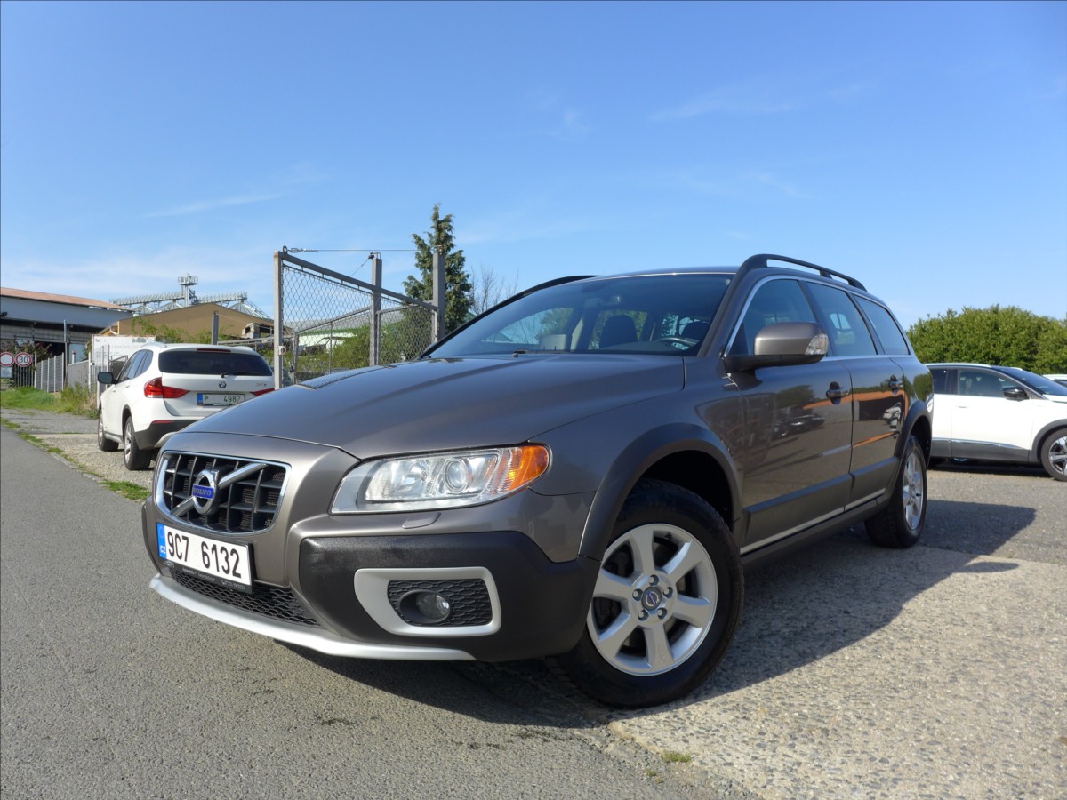 Volvo XC70 2,4 D  4X4, PLNÝ SERVIS, TOP
