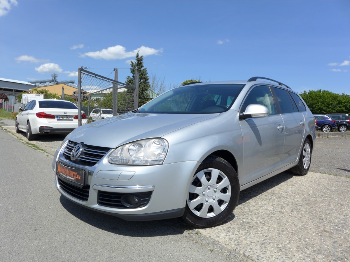 Volkswagen Golf 1,6 i  DIGI AC, VÝHŘEV, 1.MAJ