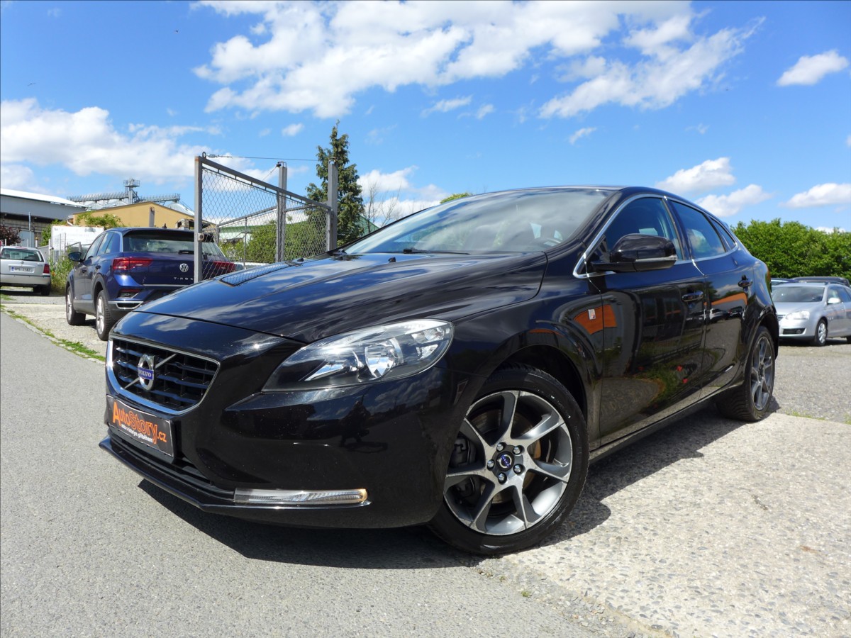 Volvo V40 2,0 D3  110KW OCEAN RACE