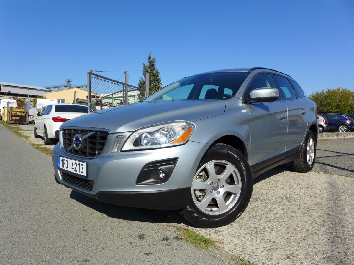 Volvo XC60 2,4 D  4x4, NAVI, 1.MAJITEL