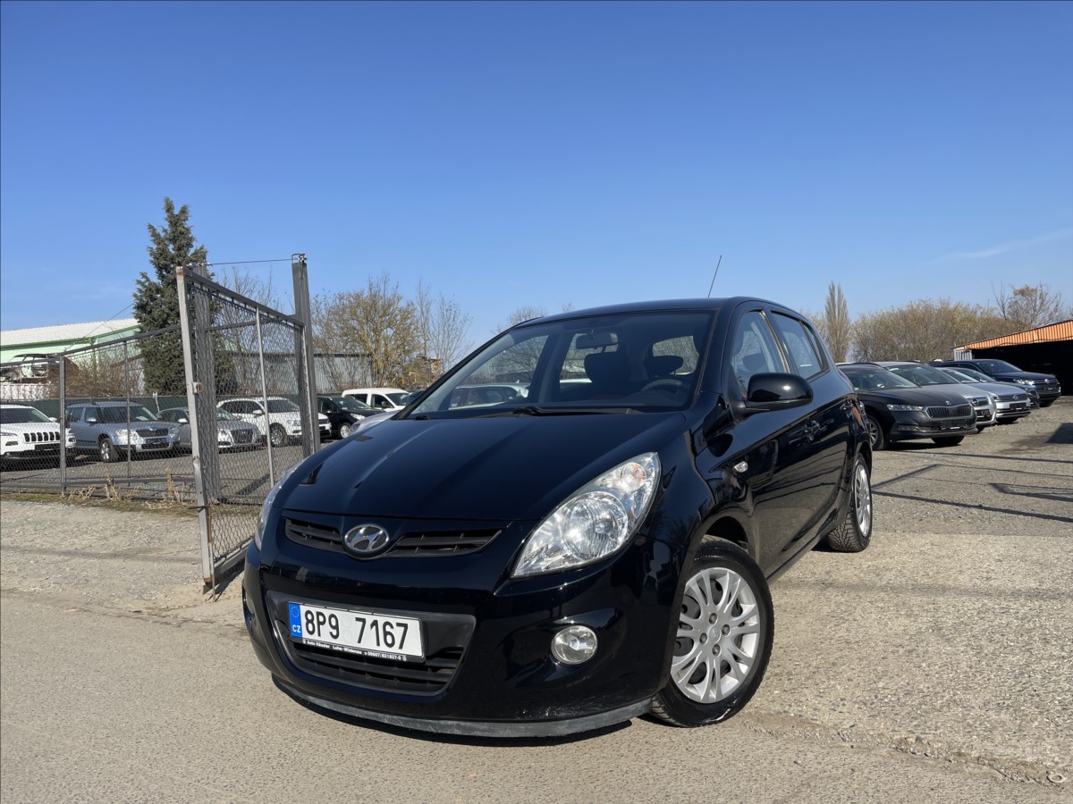 Hyundai i20 1,4 i  KLIMA,VÝHŘEV SED.