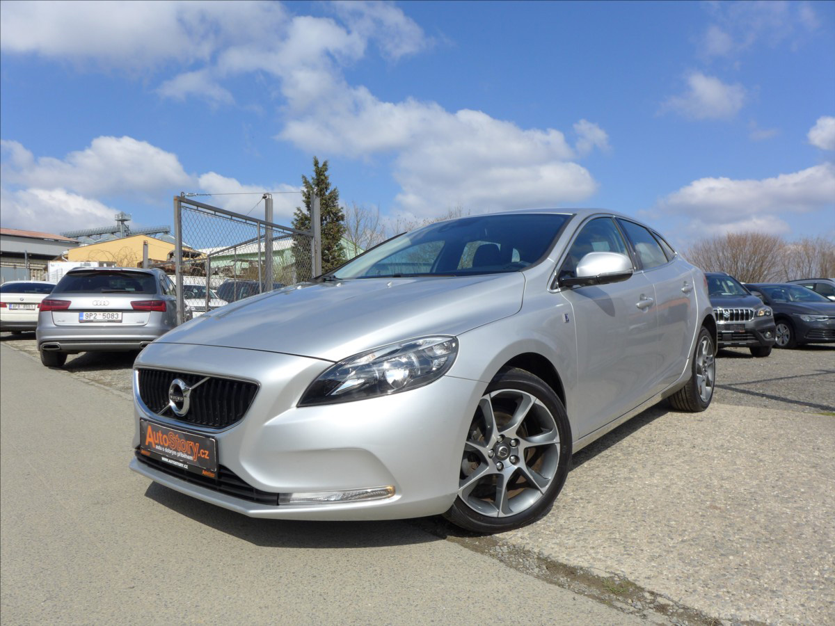Volvo V40 2,0 D2  OCEAN RACE NAVI