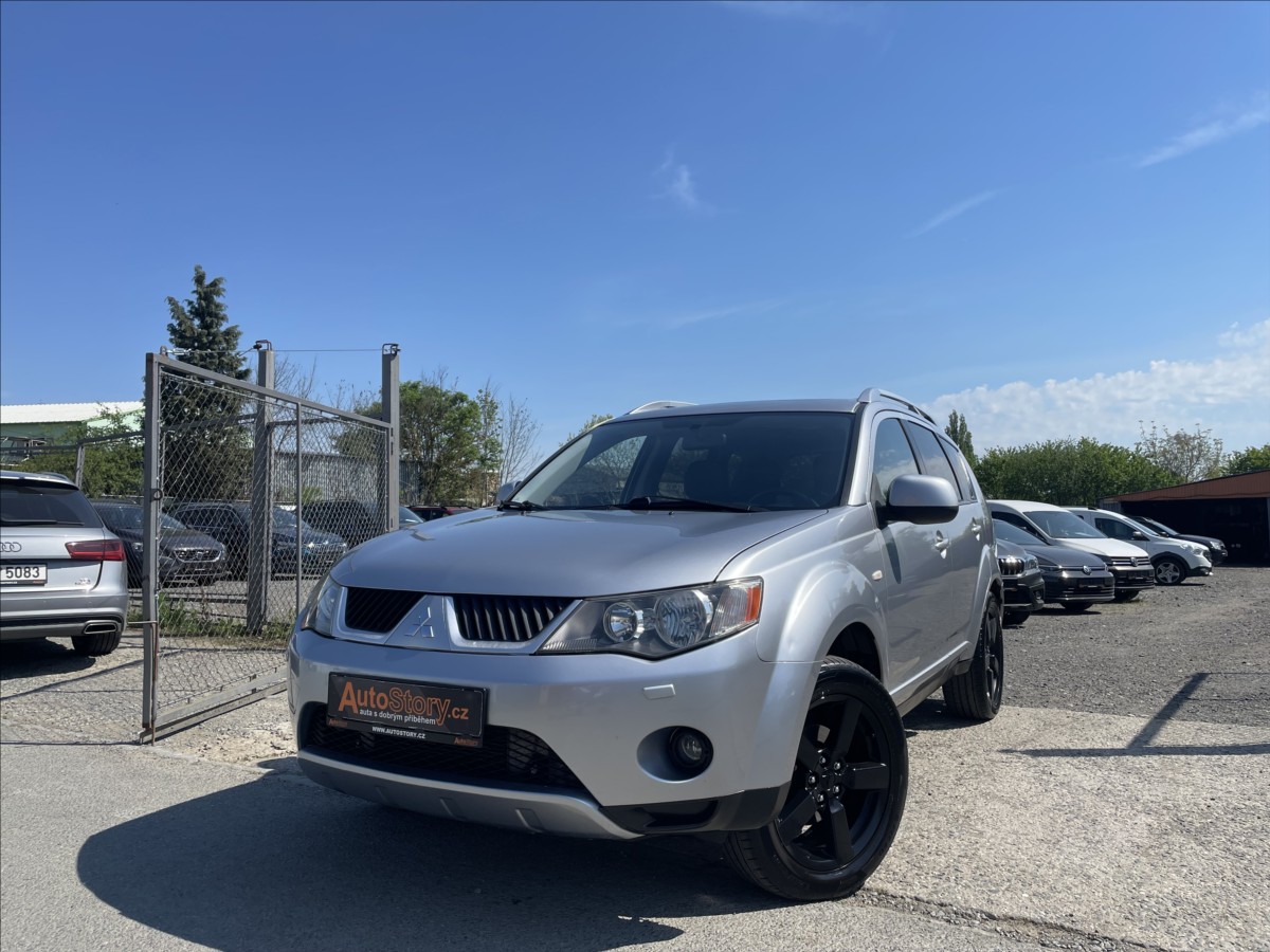 Mitsubishi Outlander 2,0 DI-D 4X4  7 MÍST,KŮŽE,NAVI