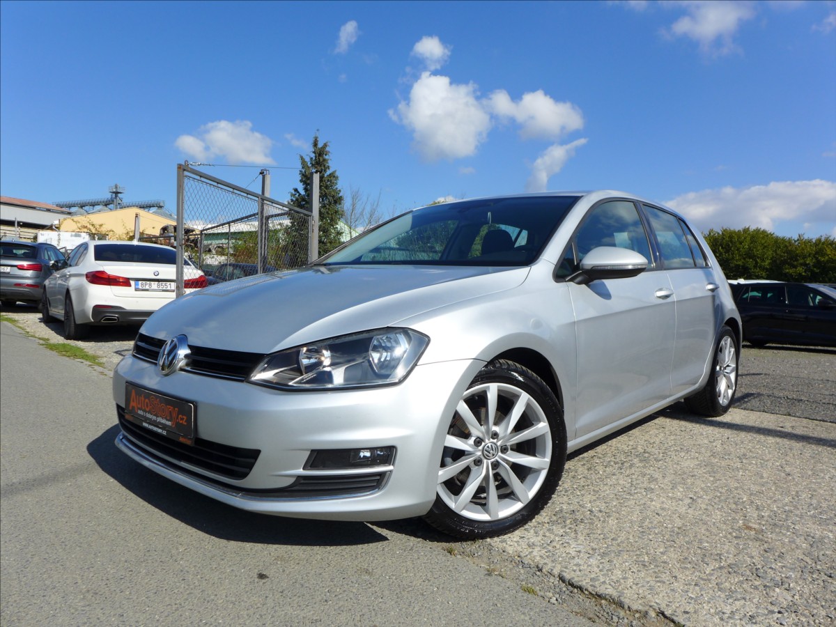 Volkswagen Golf 1,6 TDI  HIGHLINE KAMERA 1.MAJ